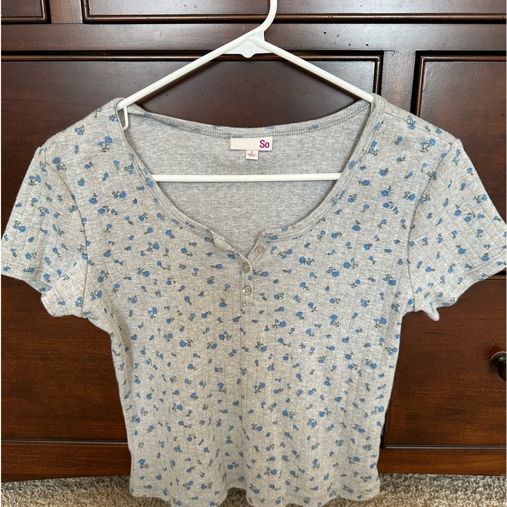 SO Gray Blue Flower Pointelle Button Top